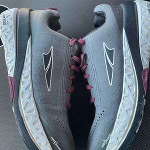 Womens altra paradigm size 7